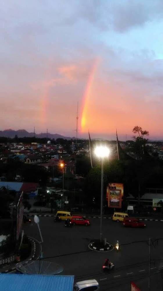 Hotel Yuriko Bukittinggi Buitenkant foto