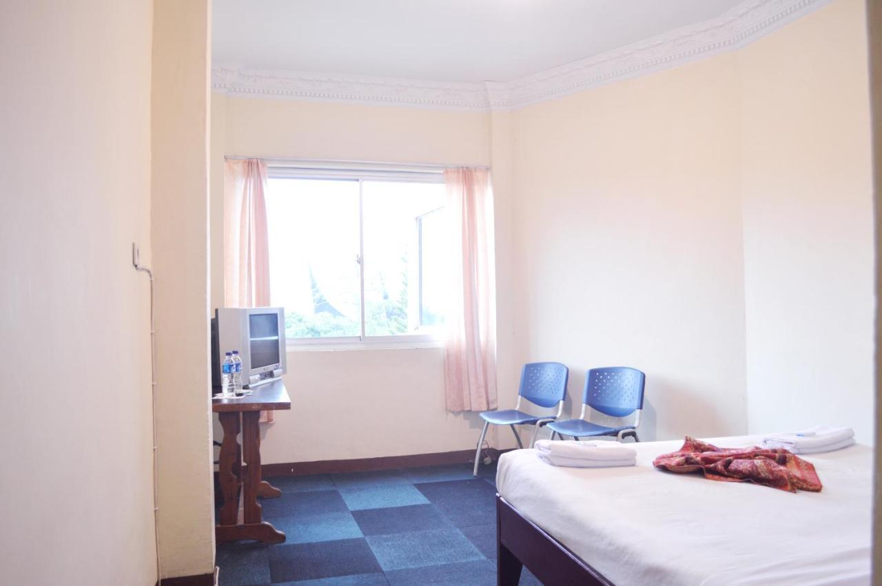 Hotel Yuriko Bukittinggi Buitenkant foto