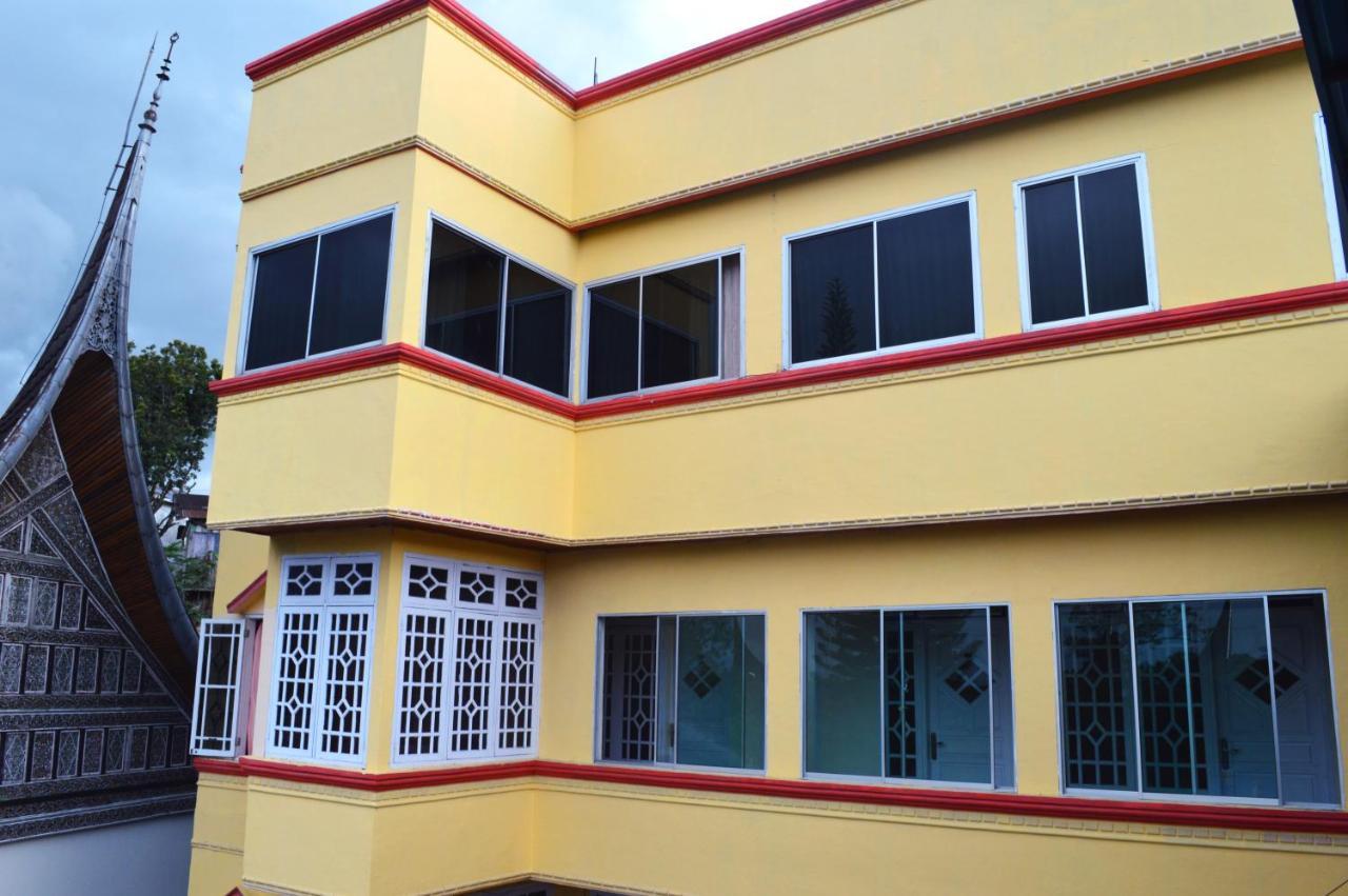 Hotel Yuriko Bukittinggi Buitenkant foto