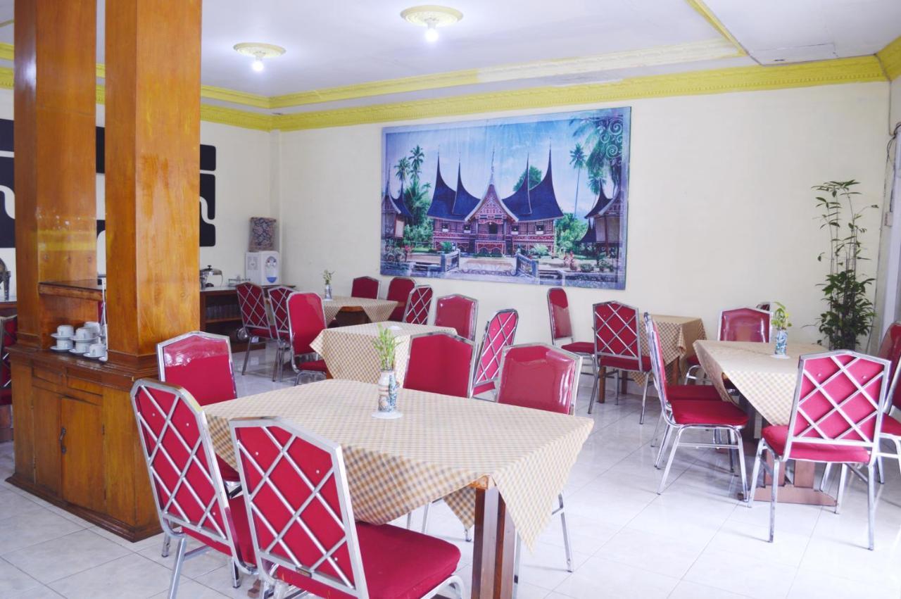Hotel Yuriko Bukittinggi Buitenkant foto